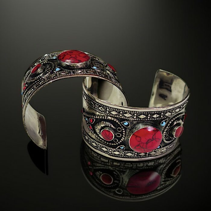 Metal Bracelet With Imitation - Image 4