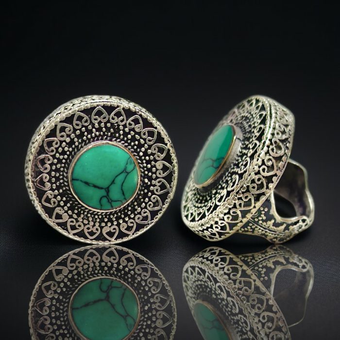 Vintage Style With Green Resin - Image 2